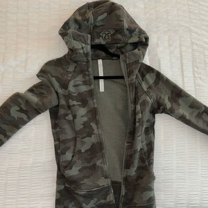 Lululemon full zip scuba Camo